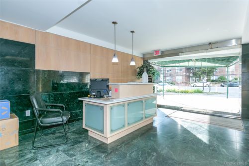 apt-418-88 Cuttermill Rd, Great Neck, NY, 11021-3105 | Card Image