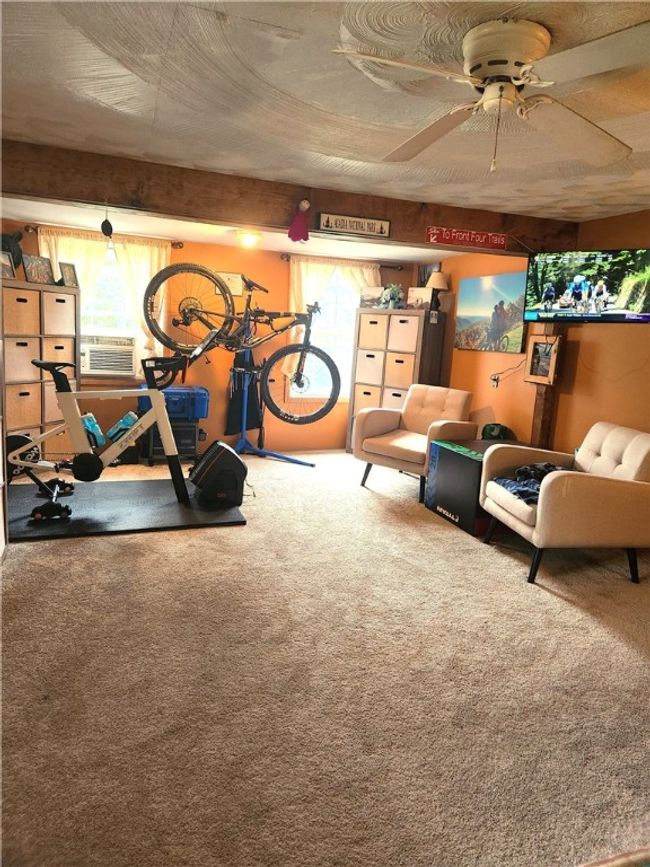 211 Fayette St, House other with 3 bedrooms, 1 bathrooms and 4 parking in Donegal PA | Image 5