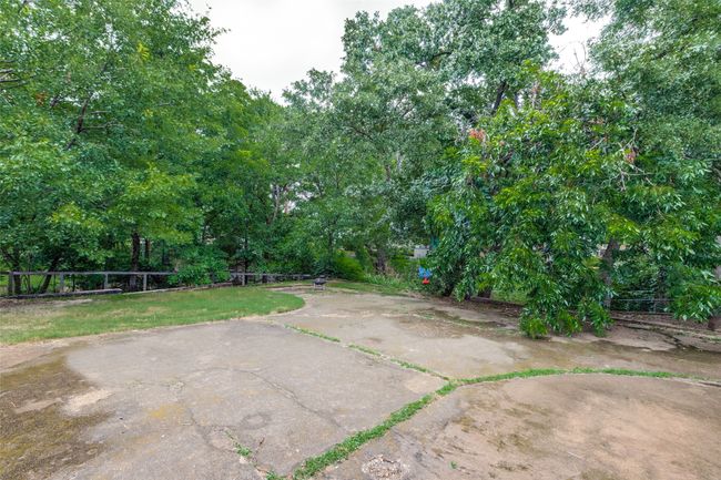 1001 Windsor Dr, House other with 3 bedrooms, 2 bathrooms and null parking in Sherman TX | Image 24