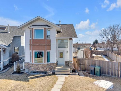 6134-52 Street Close, Ponoka, AB, T4J1E8 | Card Image