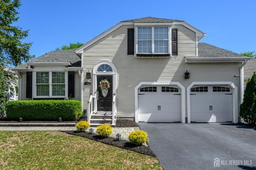 18 Hunters Pointe, North Middletown, NJ, 07748-5148 | Card Image