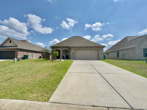 11888 Wildebeest Ridge Dr, Denham Springs, LA, 70726-7424 | Card Image