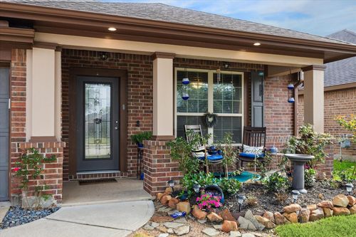 1922 Cadbury Castle Ln, Fresno, TX, 77545-1706 | Card Image