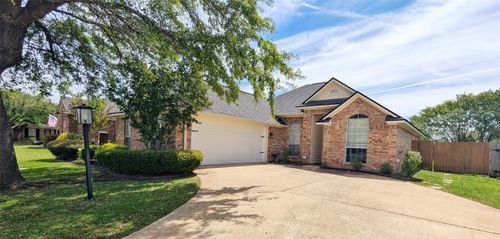 3306 Colonial Dr, Bossier City, LA, 71111-8180 | Card Image