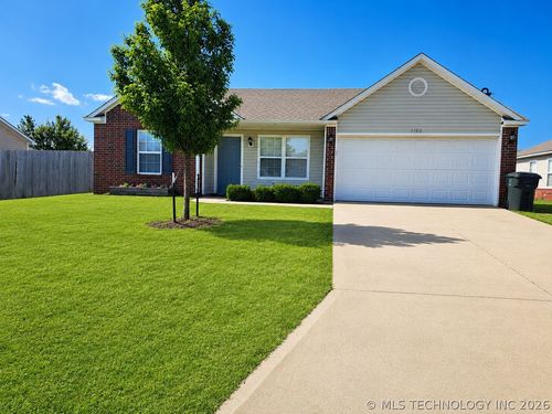 1109 W 24th St N, Claremore, OK, 74017-2852 | Card Image