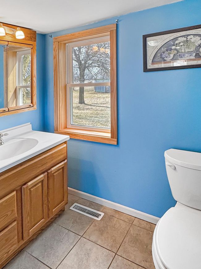 Main floor bathroom | Image 13