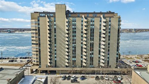 209-155 Front St N, Sarnia, ON, N7T7V5 | Card Image