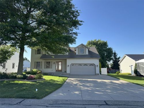 4726 Parkwood Dr, Erie, PA, 16510-6320 | Card Image