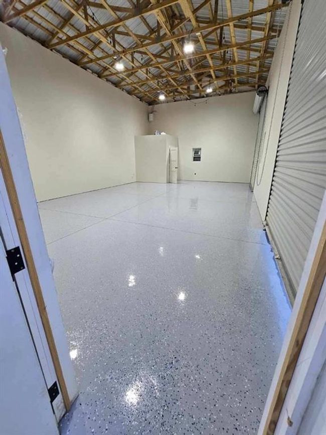 6 S Railroad Ave, House other with 1 bedrooms, 1 bathrooms and 2 parking in Shepherd TX | Image 6