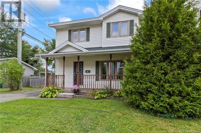 6 - 6 Mcdowell Ave, House other with 3 bedrooms, 2 bathrooms and null parking in Riverview NB | Image 2