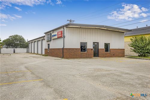 4005 N Navarro St, Victoria, TX, 77901-2671 | Card Image