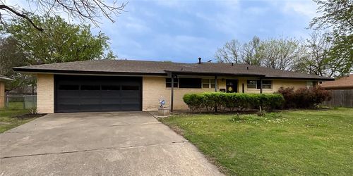 1720 Essex St, Ardmore, OK, 73401-1743 | Card Image