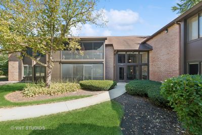 39 - 720 Saint Andrews Lane, Condo with 2 bedrooms, 2 bathrooms and 1 parking in Crystal Lake IL | Image 1