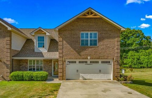 3007 Villa Creekside Dr, Dandridge, TN, 37725-4580 | Card Image