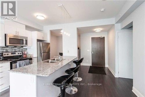 2101-2900 7 Highway, Concord, ON, L4K0G3 | Card Image