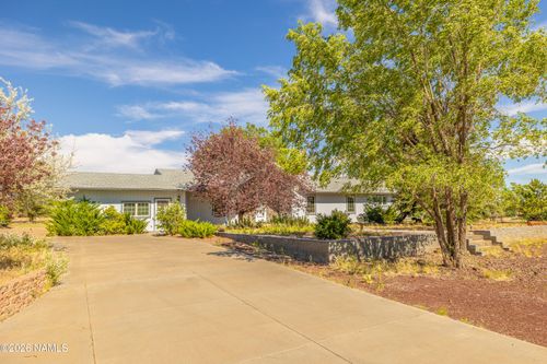 8155 Stardust Trl, Flagstaff, AZ, 86004-1137 | Card Image