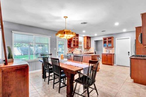 1405 Briarcliff Blvd, Austin, TX, 78723-1808 | Card Image