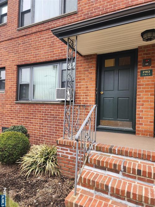 2163A N Central Rd, Fort Lee, NJ, 07024-7601 | Card Image