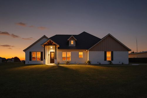 125 Remington Park Dr, Springtown, TX, 76082-1129 | Card Image