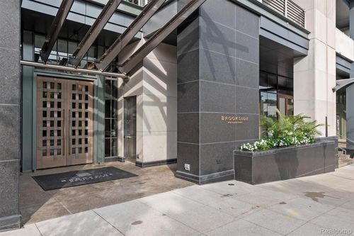 207-369 N Old Woodward Ave, Birmingham, MI, 48009-5331 | Card Image