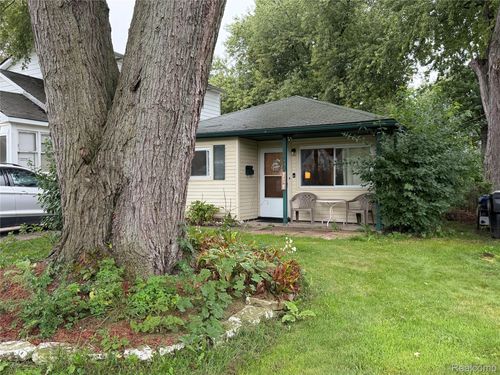 15549 Winston, Redford, MI, 48239-3658 | Card Image