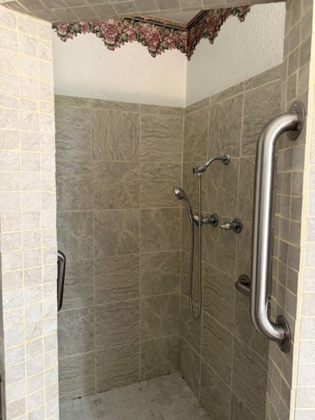 Full bath with a stall shower | Image 28