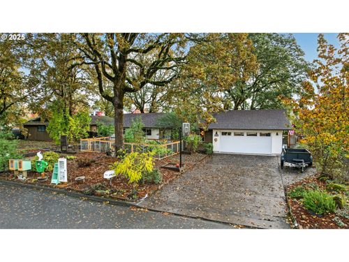 814 Cedaroak St, Saint Helens, OR, 97051-2806 | Card Image