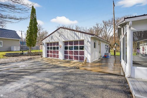 99 E Elmwood, Leonard, MI, 48367-1803 | Card Image