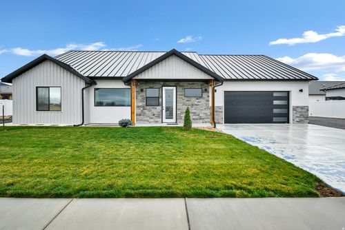 305 W 400 S, Ephraim, UT, 84627-2101 | Card Image