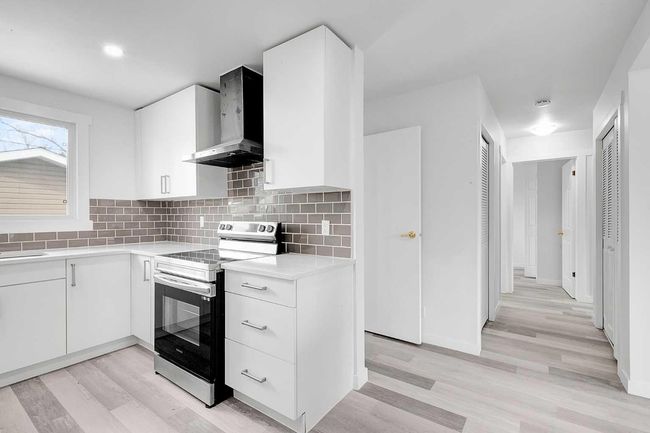 3248 Dovercliffe Rd Se, House other with 5 bedrooms, 2 bathrooms and 2 parking in Calgary AB | Image 13