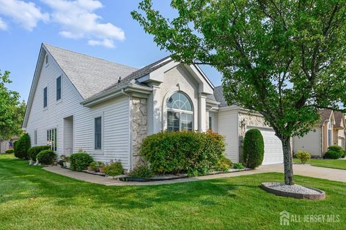 1 Phillip Ct, Monroe, NJ, 08831-2627 | Card Image