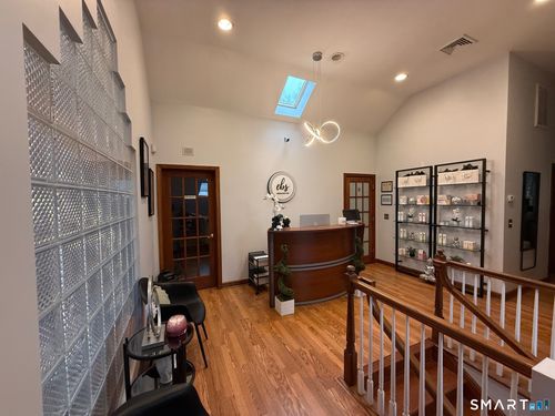 5 Danbury Rd, Ridgefield, CT, 06877-4001 | Card Image