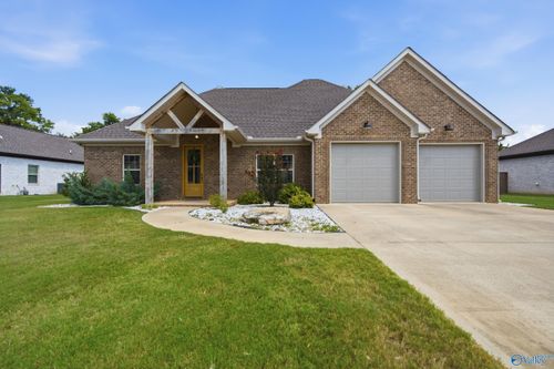 1211 Glendora Avenue, Tuscumbia, AL, 35674 | Card Image
