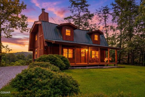 1736 Walker Trl, Sevierville, TN, 37876-8821 | Card Image