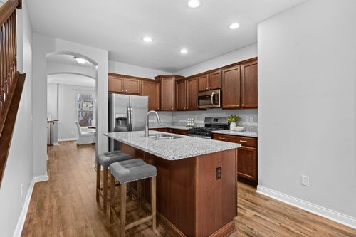 4125 Emerius Dr, Columbus, OH, 43219-8140 | Card Image