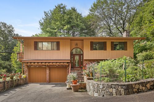 350 Valley Rd, Cos Cob, CT, 06807-1813 | Card Image