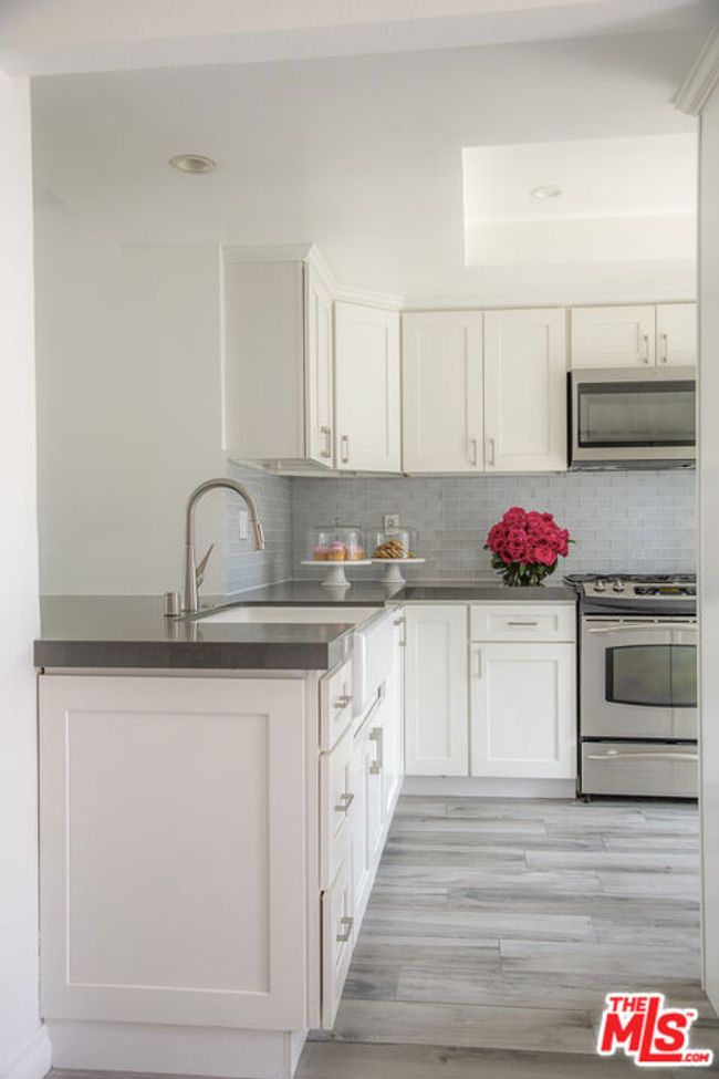 38 Sea Island Dr, Condo with 2 bedrooms, 2 bathrooms and 2 parking in Newport Beach CA | Image 8