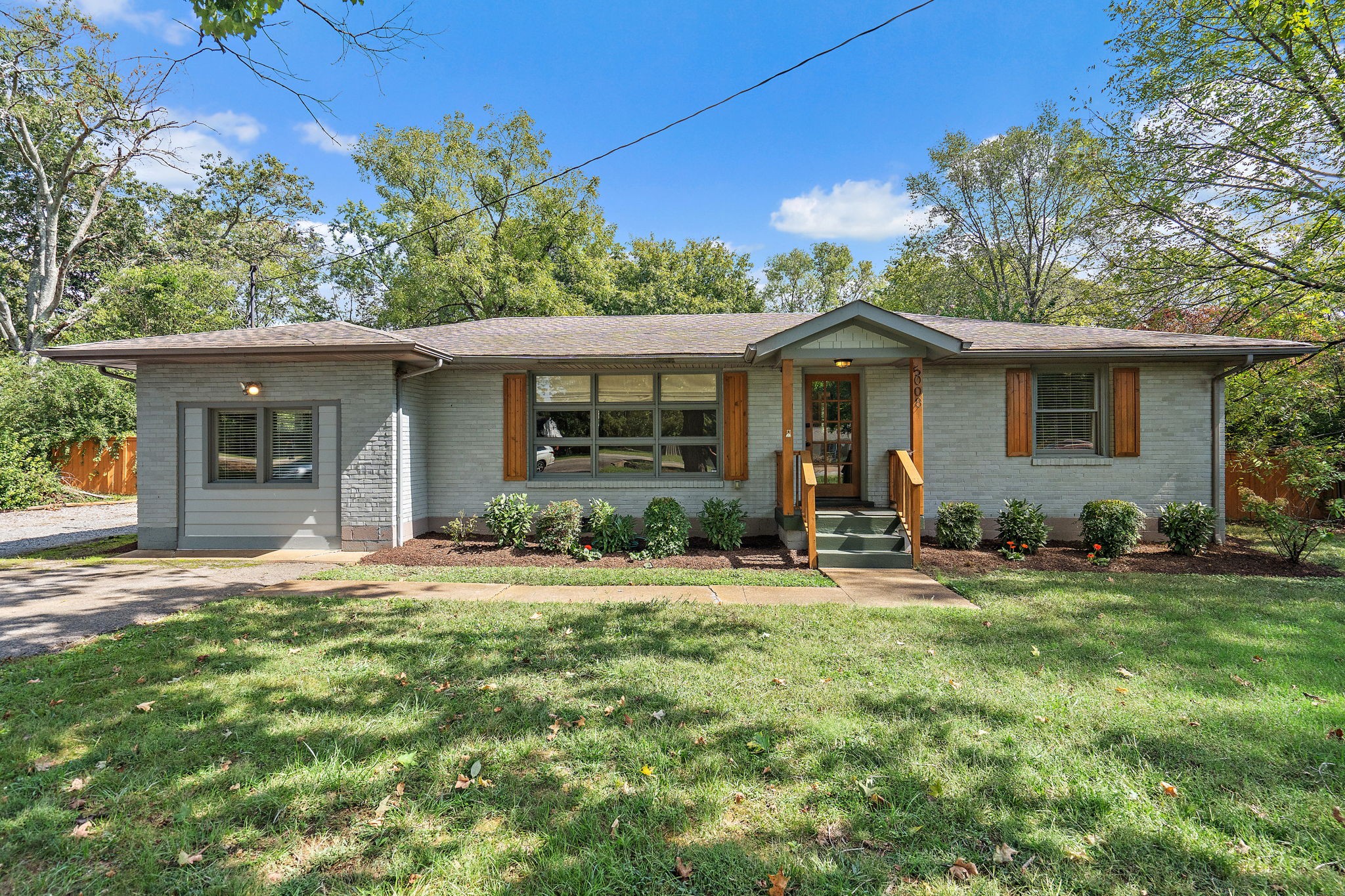Trousdale Dr, Nashville, TN 37220