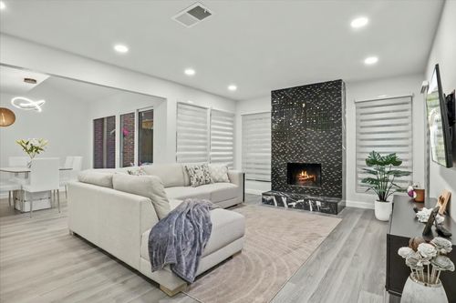 1916 Shorewood Dr, Grapevine, TX, 76051-7931 | Card Image