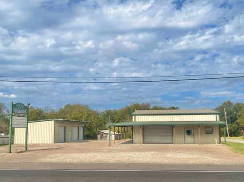 707 E Avenue C, Valley Mills, TX, 76689-4550 | Card Image