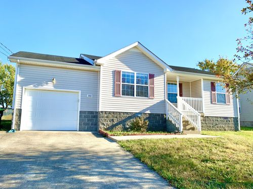 232 Senator Dr, Clarksville, TN, 37042-1328 | Card Image