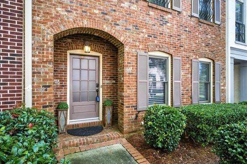 109 W Ridge Way, Roswell, GA, 30076-6422 | Card Image