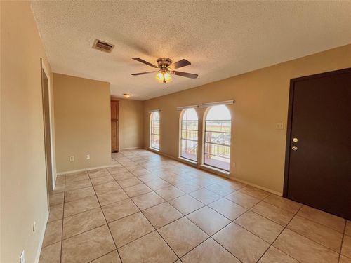 apt-9-3021 Sycamore Ave, Bay City, TX, 77414-6863 | Card Image