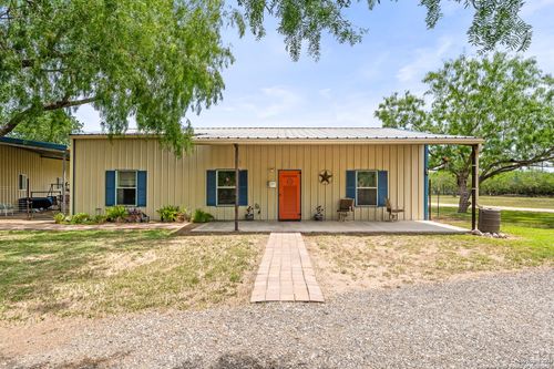 109 Frances Dr, Three Rivers, TX, 78071-3211 | Card Image