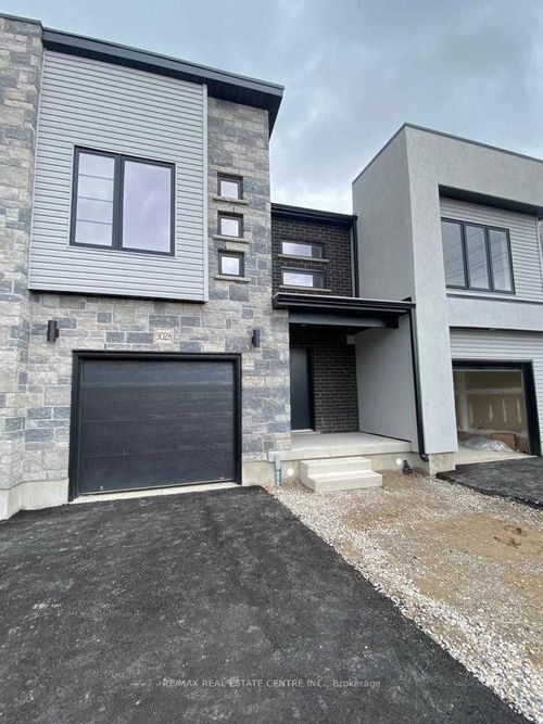 3177 Turner Cres, London, ON, N6M0J8 | Card Image