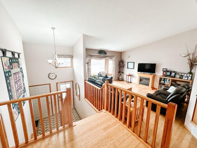 4722 43 Street, Home with 4 bedrooms, 3 bathrooms and 4 parking in Mayerthorpe AB | Image 8
