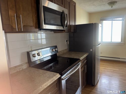 27-250 N Bishop Ave, Bridgeport, CT, 06610-2458 | Card Image