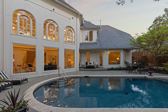 Beautiful pool with ample room for outdoor entertaining. | Image 33