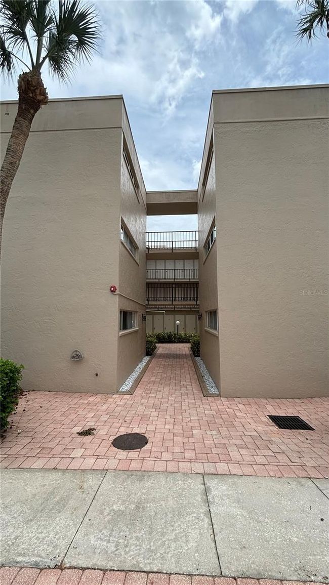 APT-210 - 2763 Woodgate Ln, Condo with 2 bedrooms, 2 bathrooms and null parking in SARASOTA FL | Image 33
