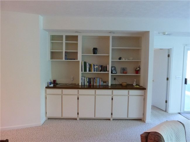 Built-in bookcases and cabinets | Image 6